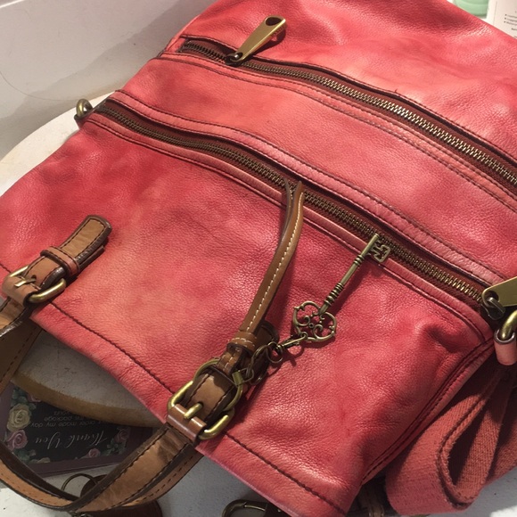 Vintage red leather Fossil Explorer shoulder overnight tote purse - Picture 8 of 10